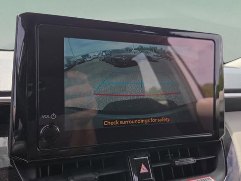 Used 2024 Toyota Corolla Cross L image 21