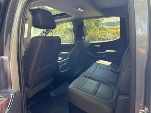 Used 2019 GMC Sierra 1500 Denali w/ Denali Ultimate Package AWD/4WD image 19