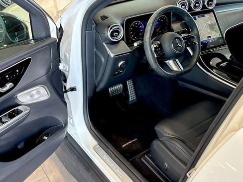 Certified 2025 Mercedes-Benz GLC 300 image 17