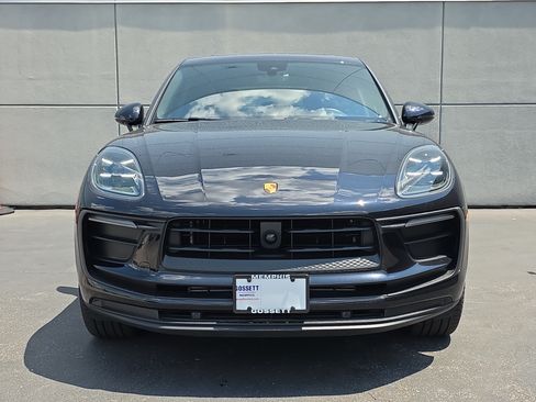 Used 2025 Porsche Macan AWD/4WD image 10