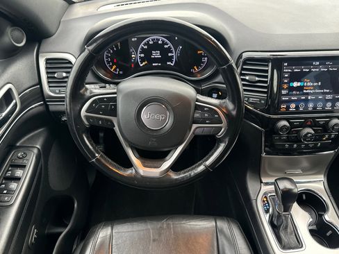 Used 2022 Jeep Grand Cherokee Limited image 14