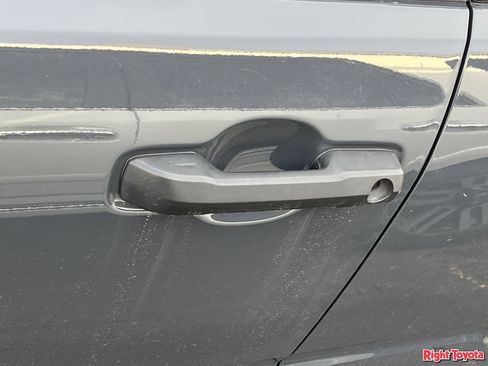Certified 2025 Toyota 4Runner SR5 AWD/4WD image 10