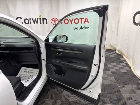 Used 2025 Honda CR-V EX image 10