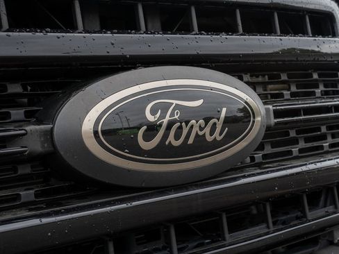 Used 2021 Ford F350 Lariat image 3