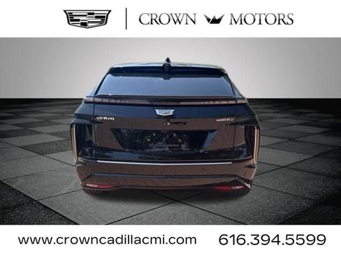 New 2026 Cadillac Lyriq Luxury AWD/4WD image 8