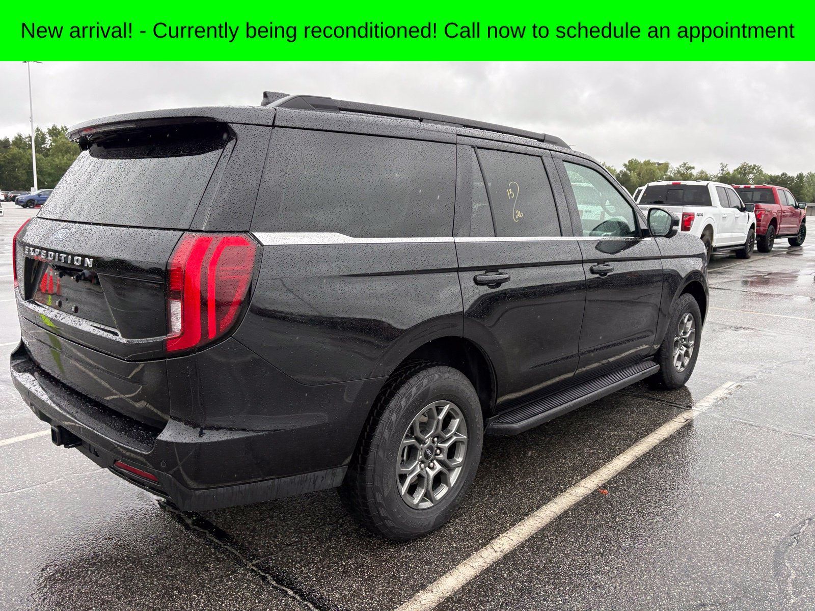 Used 2026 Ford Expedition Active AWD/4WD image 4