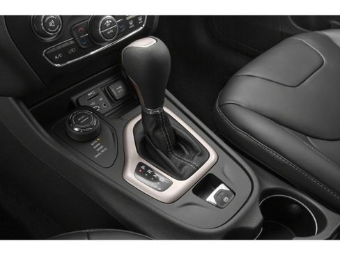 Used 2015 Jeep Cherokee Limited AWD/4WD image 11