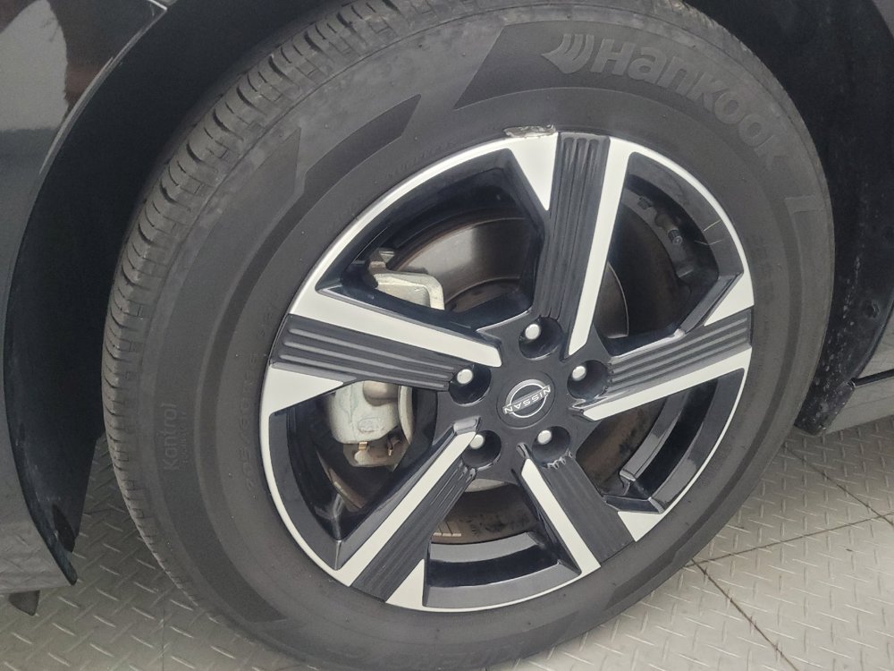Used 2025 Nissan Sentra SV FWD image 31