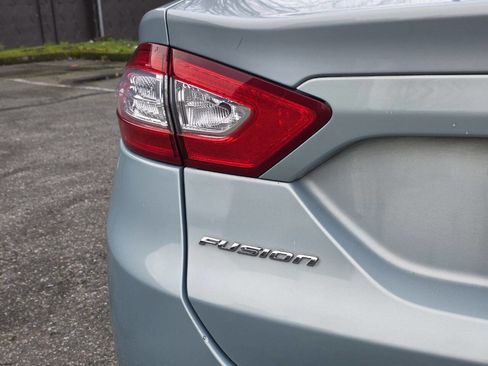 Used 2014 Ford Fusion S image 15