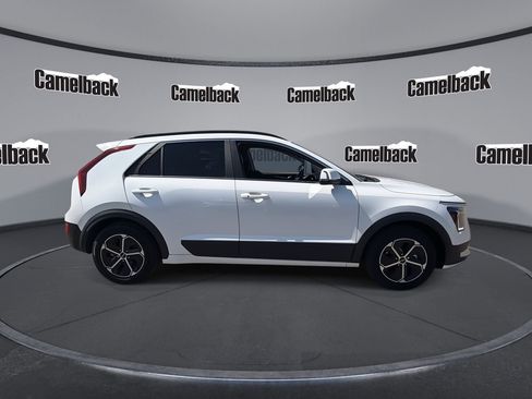 Certified 2024 Kia Niro EX FWD image 8