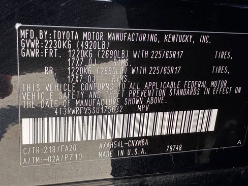 Used 2025 Toyota RAV4 XLE AWD/4WD image 32