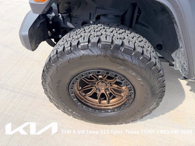 Used 2025 Jeep Wrangler Unlimited Sport AWD/4WD image 4