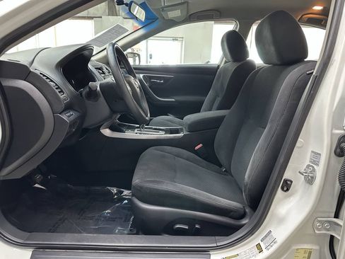 Used 2014 Nissan Altima 2.5 S w/ Display Audio Package FWD image 11