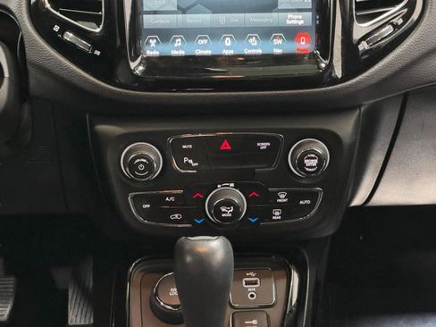 Used 2018 Jeep Compass Limited w/ Navigation Group image 16