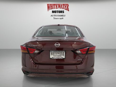 Used 2025 Nissan Altima 2.5 SV AWD/4WD image 3