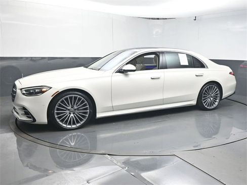 Used 2021 Mercedes-Benz S 580 4MATIC Sedan image 4