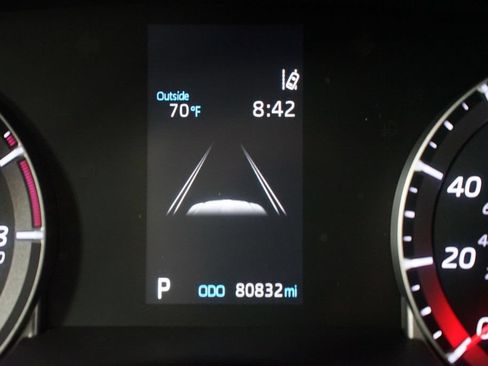 Used 2021 Toyota Highlander L FWD image 15