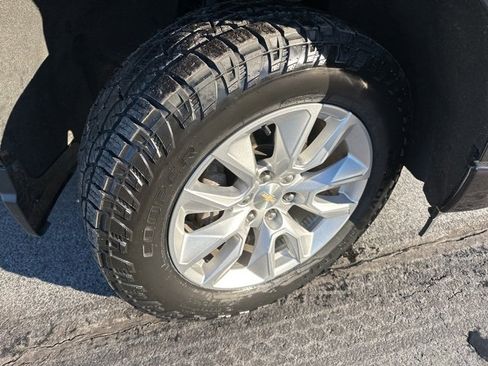 Used 2022 Chevrolet Silverado 1500 Custom image 9