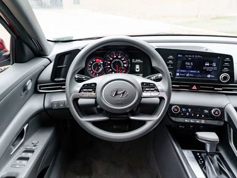 Certified 2022 Hyundai Elantra SEL w/ Cargo Package image 24