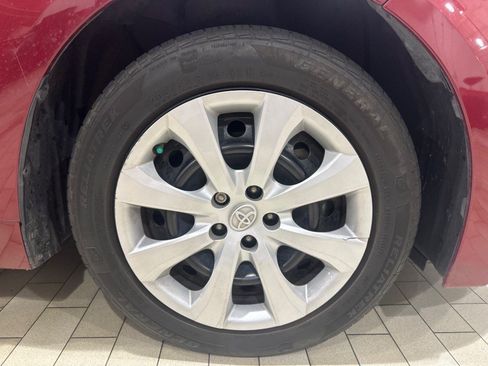 Used 2022 Toyota Corolla LE FWD image 5