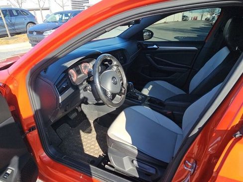 Used 2019 Volkswagen Jetta R-Line image 7