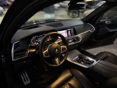 Used 2020 BMW X5 M50i w/ Premium Package image 28