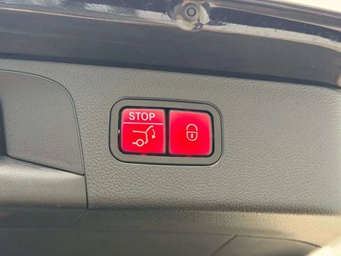 Used 2021 Mercedes-Benz GLC 300 GLC 300 4MATIC Sport Utility 4 image 15