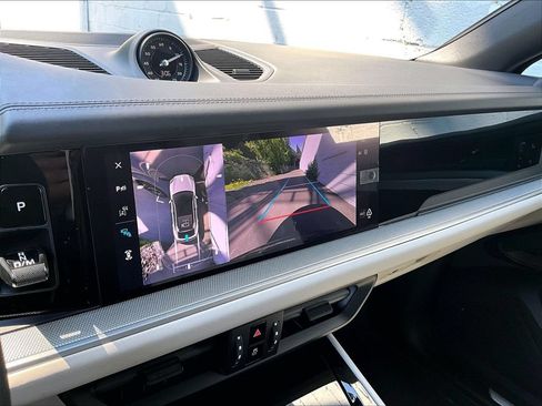 Certified 2025 Porsche Cayenne E-Hybrid Coupe AWD/4WD image 26