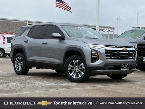 Used 2025 Chevrolet Equinox LT FWD image 2