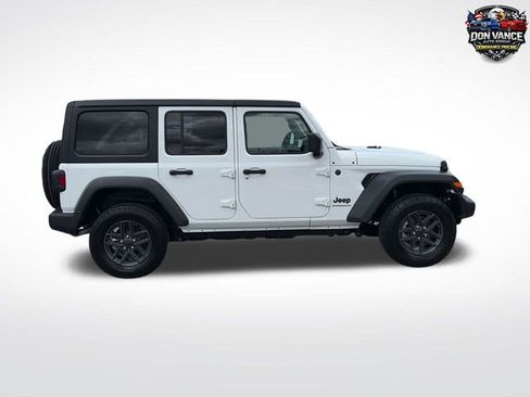 Used 2025 Jeep Wrangler Unlimited Sport AWD/4WD image 6