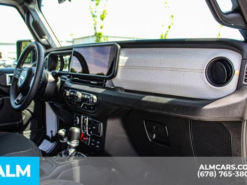 Used 2025 Jeep Wrangler Unlimited Sport AWD/4WD image 22