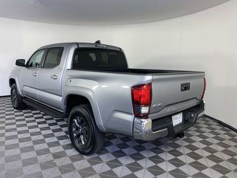 Used 2023 Toyota Tacoma SR5 AWD/4WD image 6