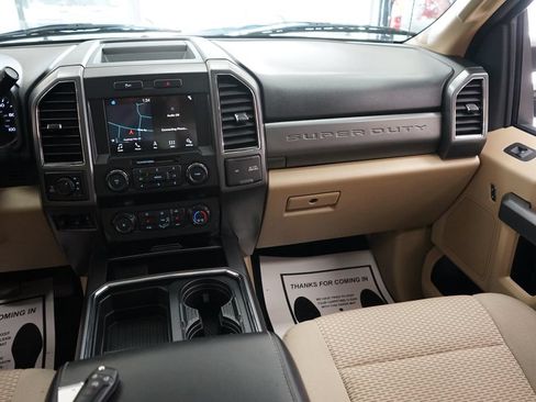 Used 2019 Ford F250 XLT w/ XLT Premium Package AWD/4WD image 13