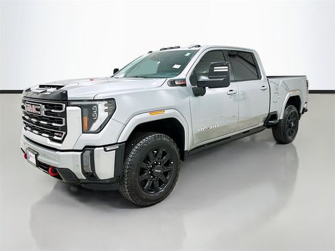 Used 2024 GMC Sierra 2500 AT4 w/ AT4 Premium Plus Package image 3
