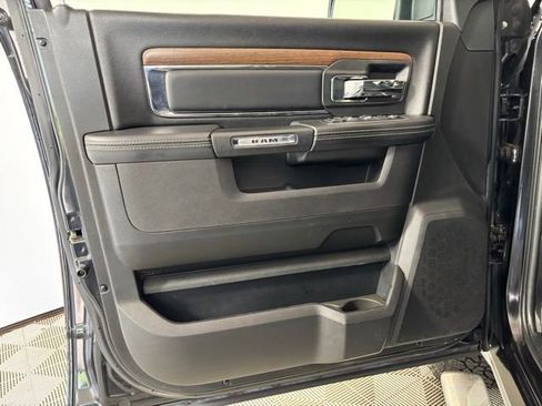 Used 2017 RAM 1500 Laramie w/ Convenience Group AWD/4WD image 10