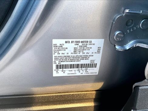 Used 2021 Ford Explorer XLT image 35