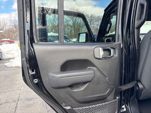 Used 2025 Jeep Wrangler Sport S image 35