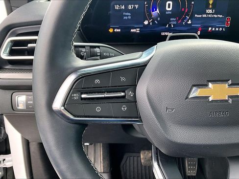 Used 2025 Chevrolet Traverse LT w/ Enhanced Driving Package AWD/4WD image 17