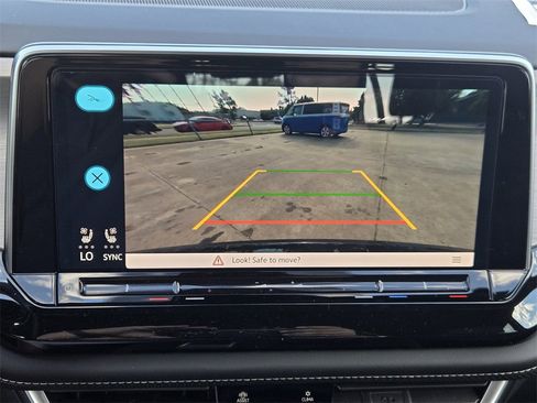 New 2026 Volkswagen Atlas Cross Sport SE image 15