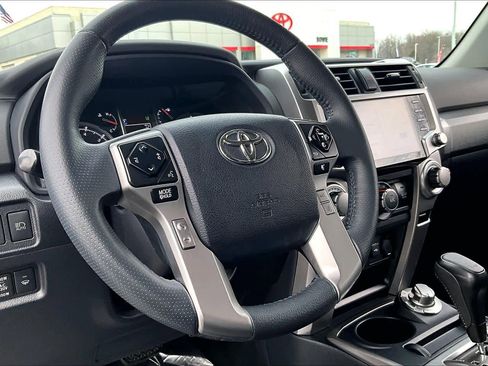 Used 2022 Toyota 4Runner TRD Sport w/ Technology Package image 15