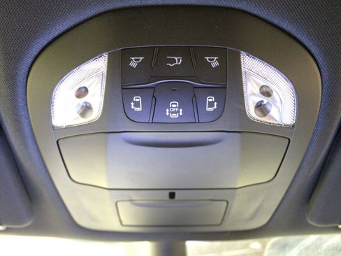 New 2026 Chrysler Voyager LX image 20