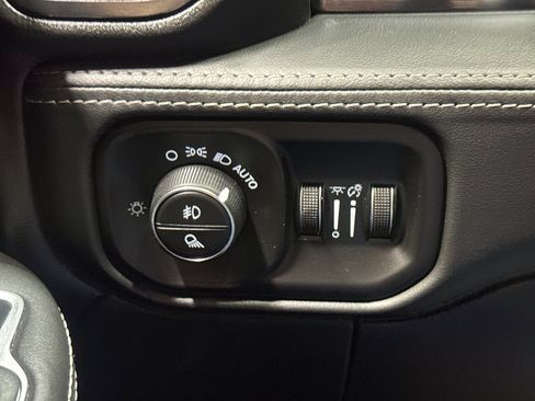 Used 2022 RAM 2500 Limited image 29