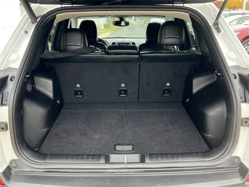 Used 2022 Jeep Cherokee Trailhawk image 37