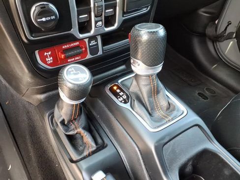 Used 2023 Jeep Gladiator Mojave w/ LED Lighting Group AWD/4WD image 21