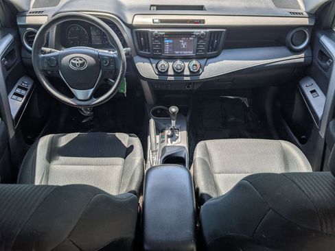 Used 2018 Toyota RAV4 LE AWD/4WD image 25