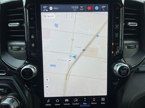 Used 2022 RAM 1500 Limited w/ Body Color Bumper Group image 9