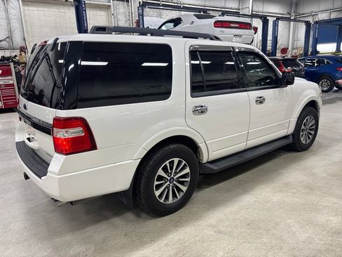 Used 2016 Ford Expedition XLT w/ Equipment Group 202A AWD/4WD image 9