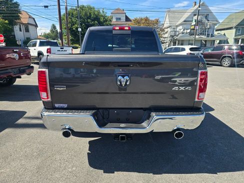 Used 2017 RAM 1500 Laramie w/ Convenience Group AWD/4WD image 17
