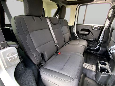 Used 2022 Jeep Wrangler Unlimited Sport AWD/4WD image 19