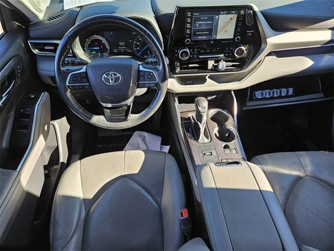 Used 2021 Toyota Highlander Limited image 7